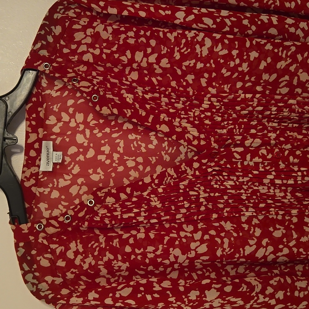 Avenue Red and White Floral Blouse - Picture 3 of 3